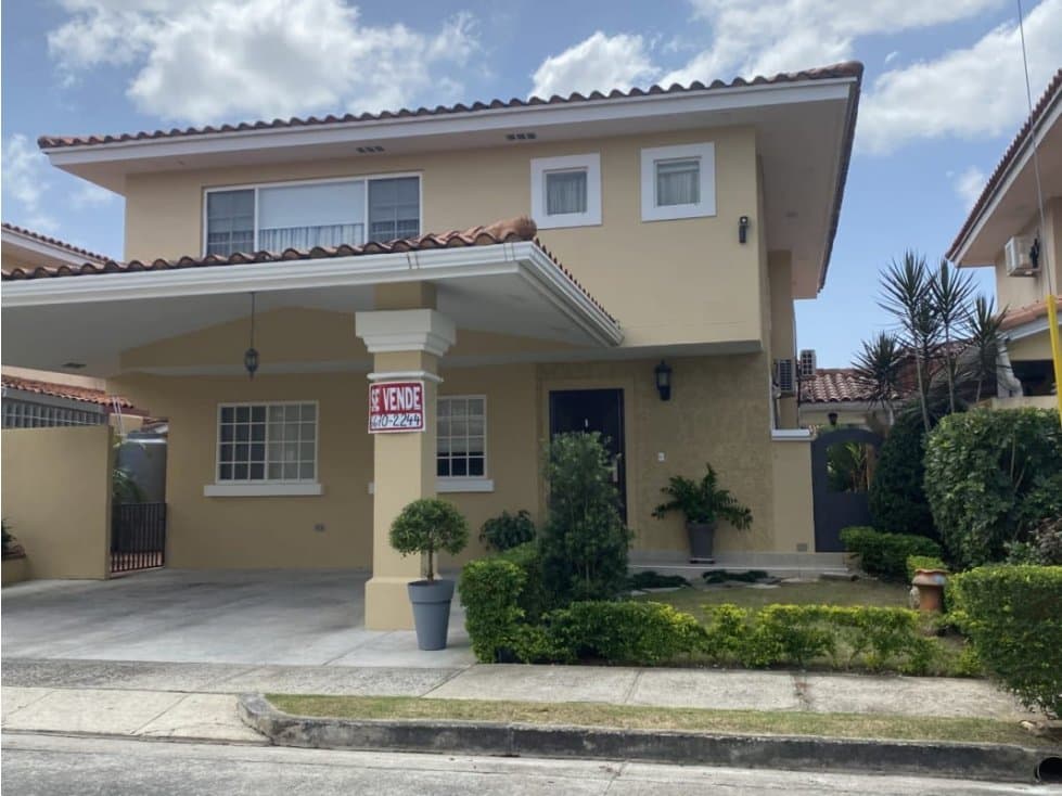 CASA DE 350m2 EN BRISAS DEL GOLF, VILLA ALTA - 1