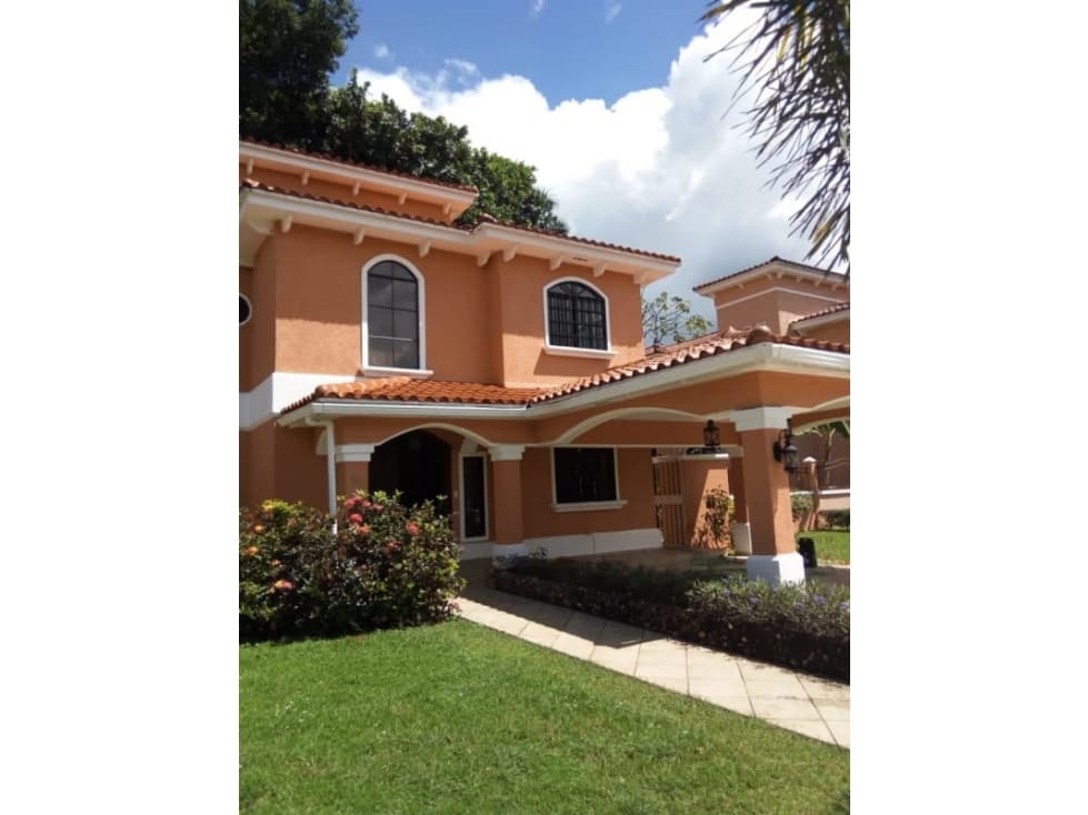 HERMOSA CASA EN CLAYTON VILLAGE 5REC 350MTS2 - 1
