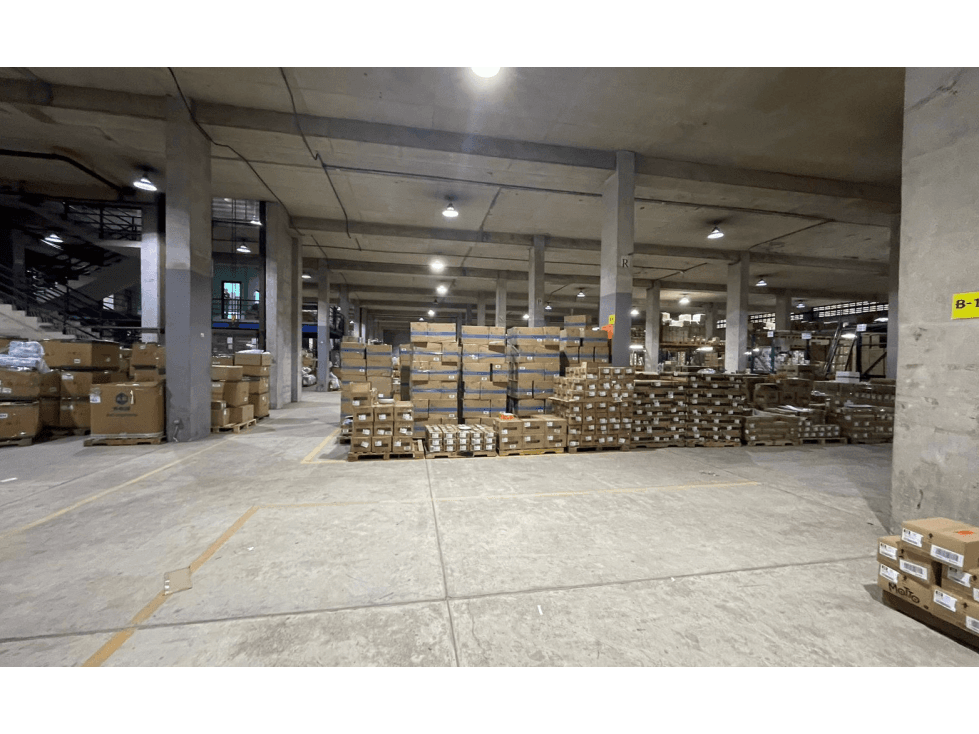 BODEGA CON OFICINA CURUNDU AVE. FRANGIPANI VENTA - 1