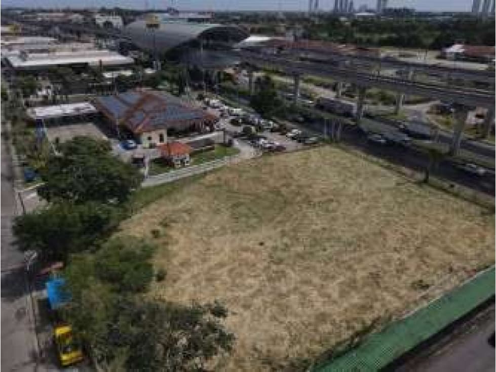 Venta de terreno comercial en Avenida Domingo Díaz (Villa Lucre) GTA - 1
