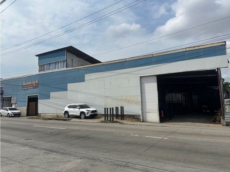 ALQUILER GALERA CENTRO LOGISTICO LLANO BONITO 800m2 - 1