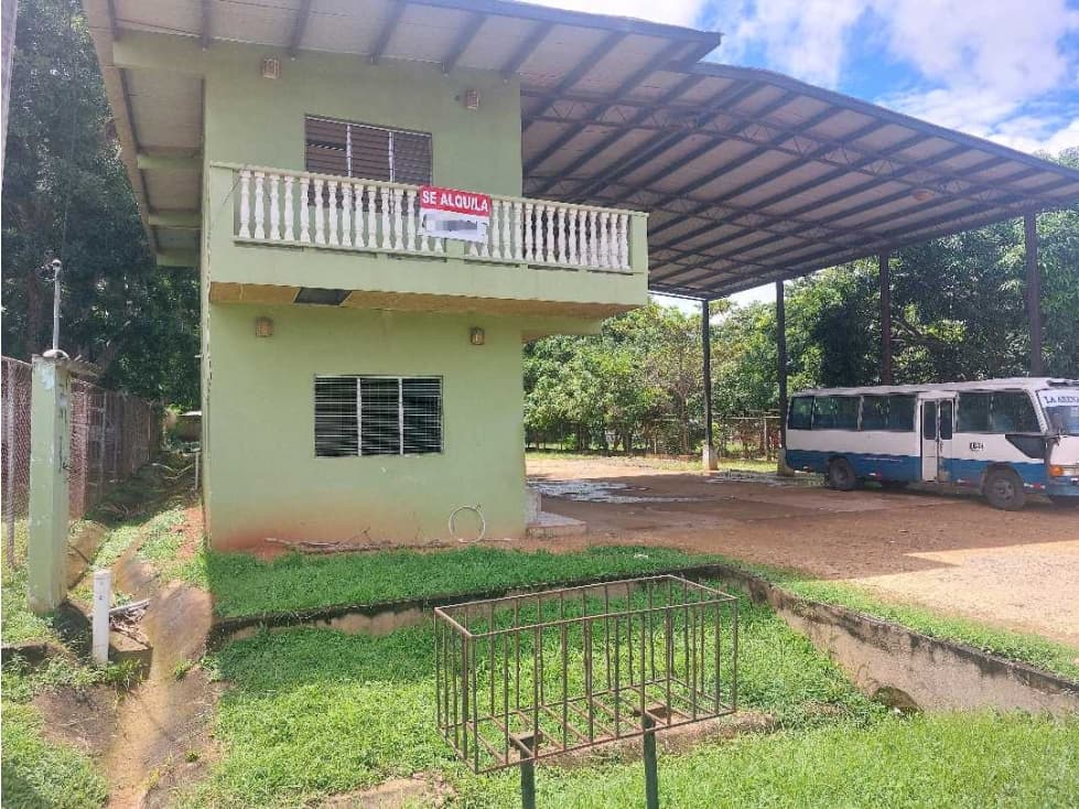 Alquilo local comercial, primera planta en La Arena de Chitre. - 1