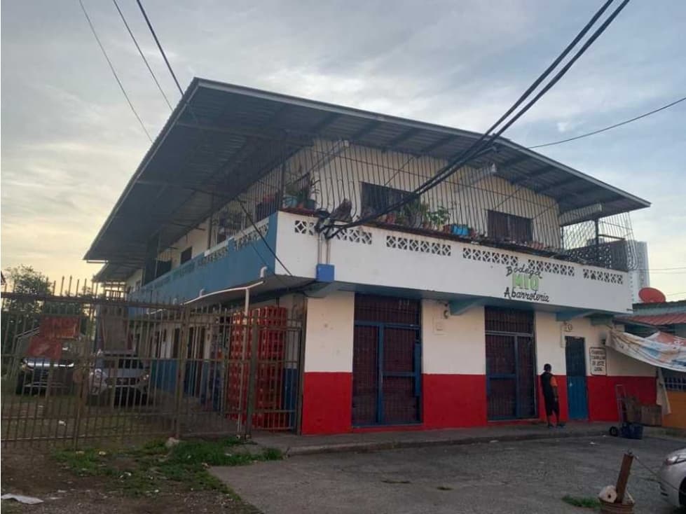 CASA EN VENTA REMODELADA EN RIO ABAJO - 1