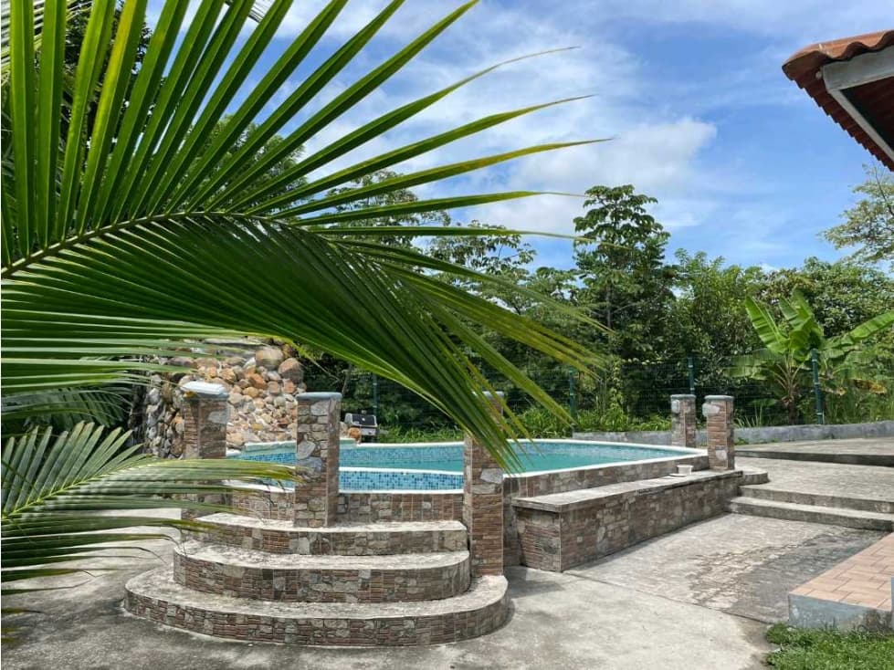 SE ALQUILA CASA AMOBLADA CON 6 HABITACIONES Y PISCINA EN SAN CARLOS - 1