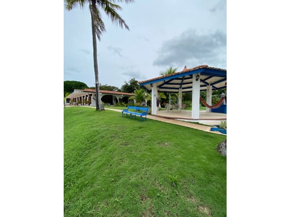 Se Vende casa frente al Mar - 1