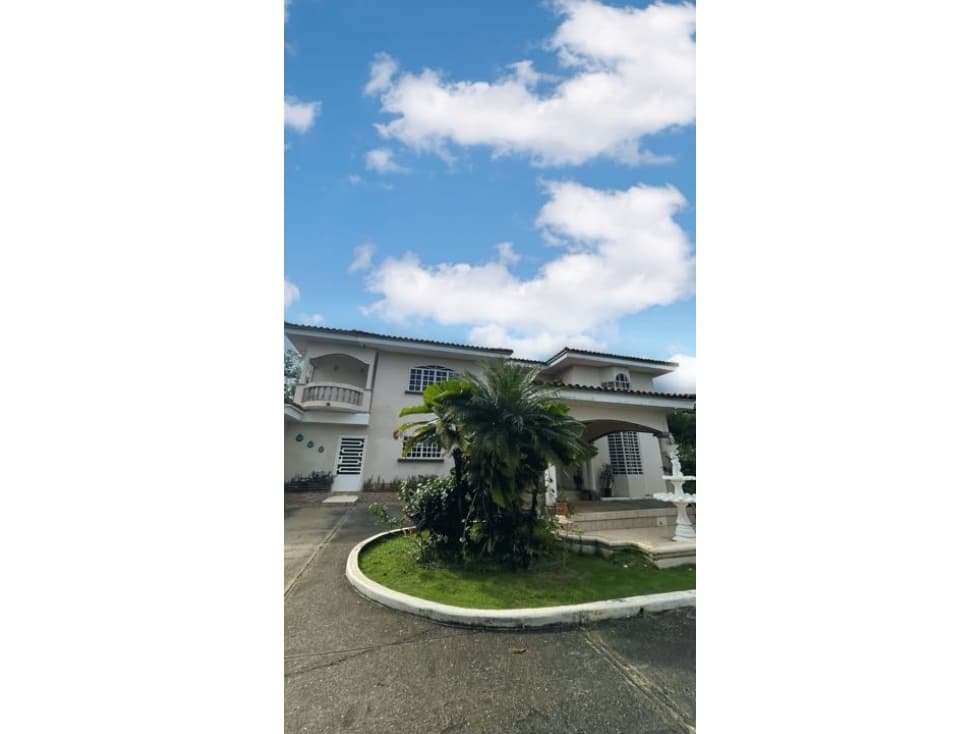 Se Vende amplia casa con piscina en LA CHORRERA , Área Oeste - 1