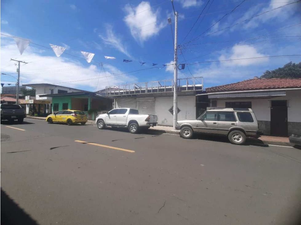 SE VENDE LOCAL COMERCIAL CERCA A CENTRAL DE CHITRE - 1