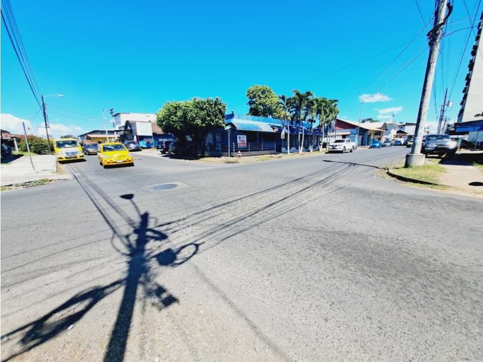 VENDO/ ALQUILO LOCAL COMERCIAL EN ESQUINA CON BODEGA - 1