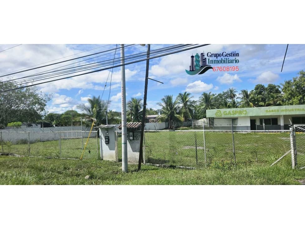 VENDO LOCAL DE 3200 METROS - 1