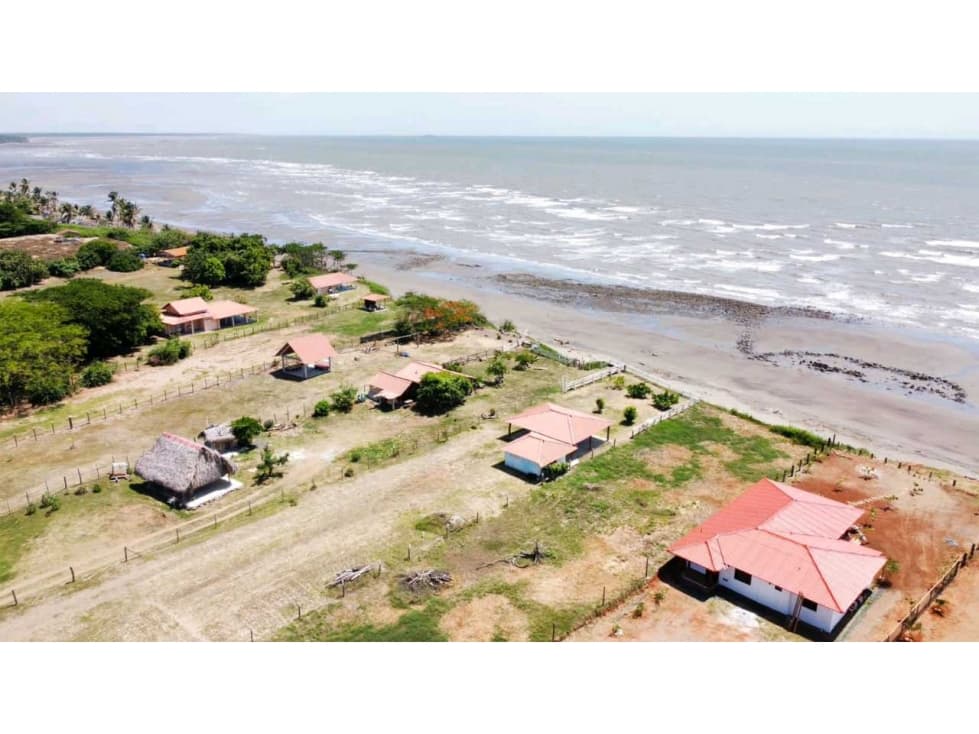 VENDO TERRENO FRENTE AL MAR - 1
