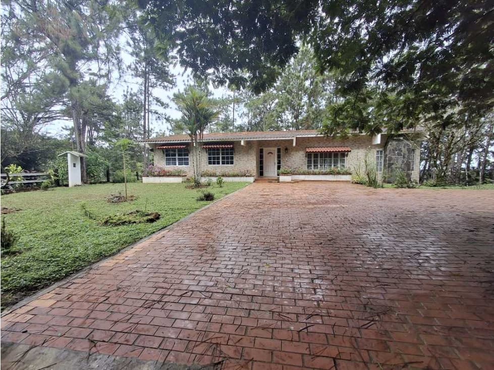 Venta de Casa en Altos de Cerro Azul - 1