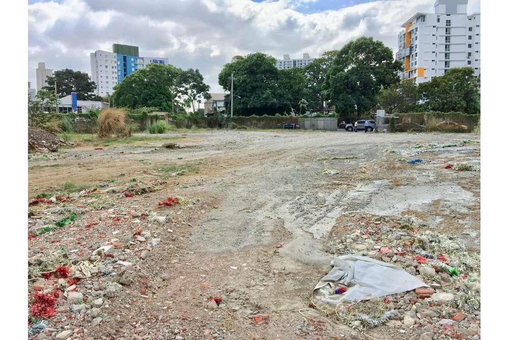 TERRENO plano de 2,000 mts2, en vía principal de Carrasquilla - 1