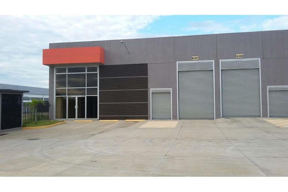 ALQUILER OFIBODEGA LAS AMERICAS 688,29 M2 - 1