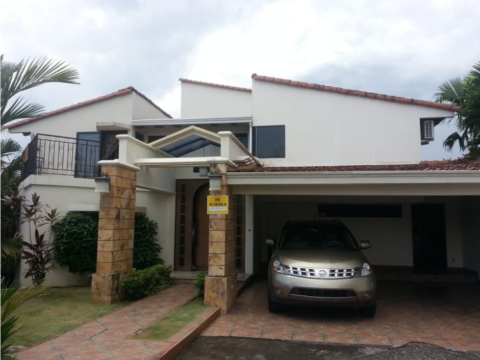 Se alquila casa en Betania Lb $1800 - 1