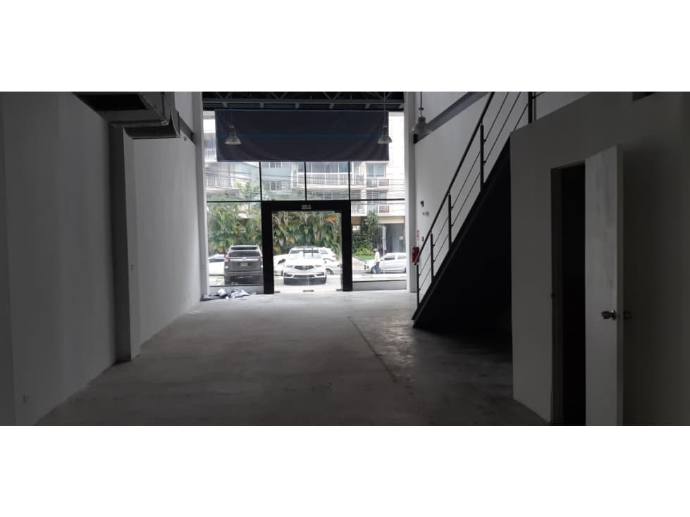 SE ALQUILA LOCAL COMERCIAL NEWBERRY PLAZA 158M2 - 1