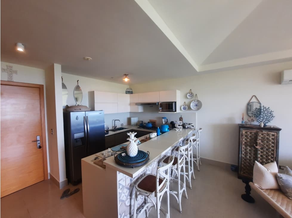 Large 1 Bedroom, Top Floor, Ocean Views - 1