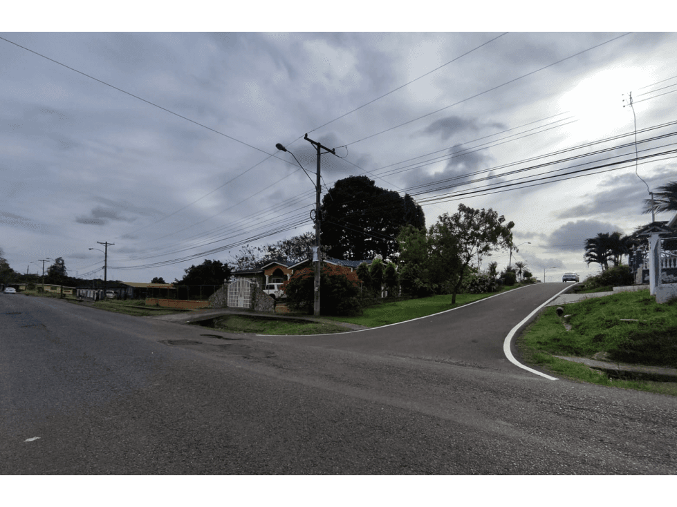 Se Vende Casa De Esquina para Uso Comercial en La Chorrera de 675 mt2 - 1