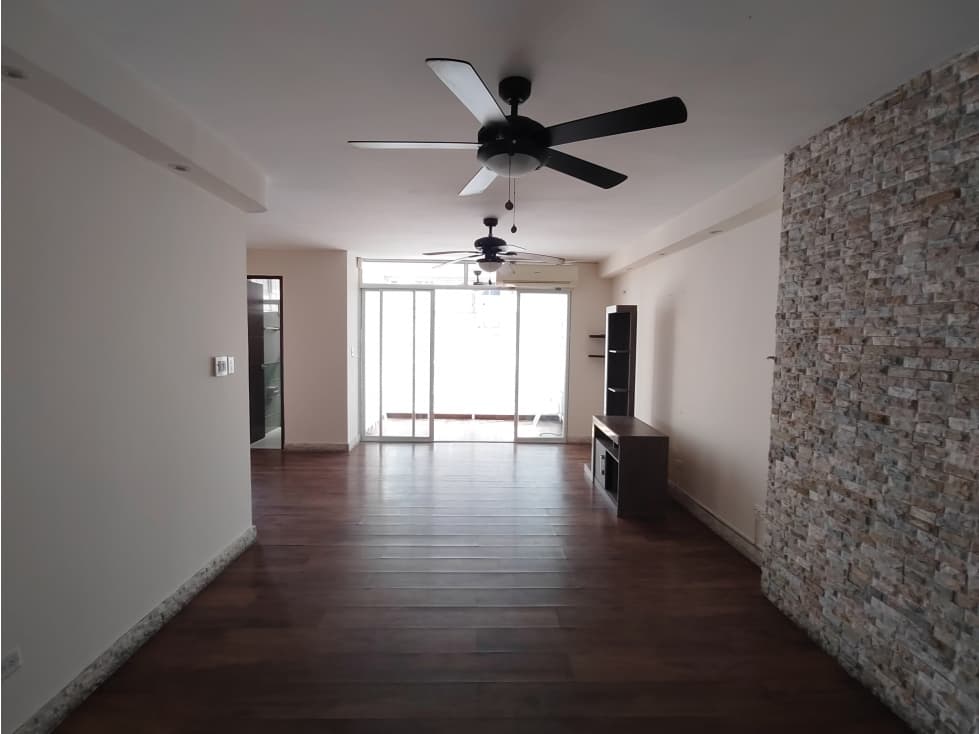 Apartamento En Alquiler En Hato Pintado A Pasos de Via España - 1