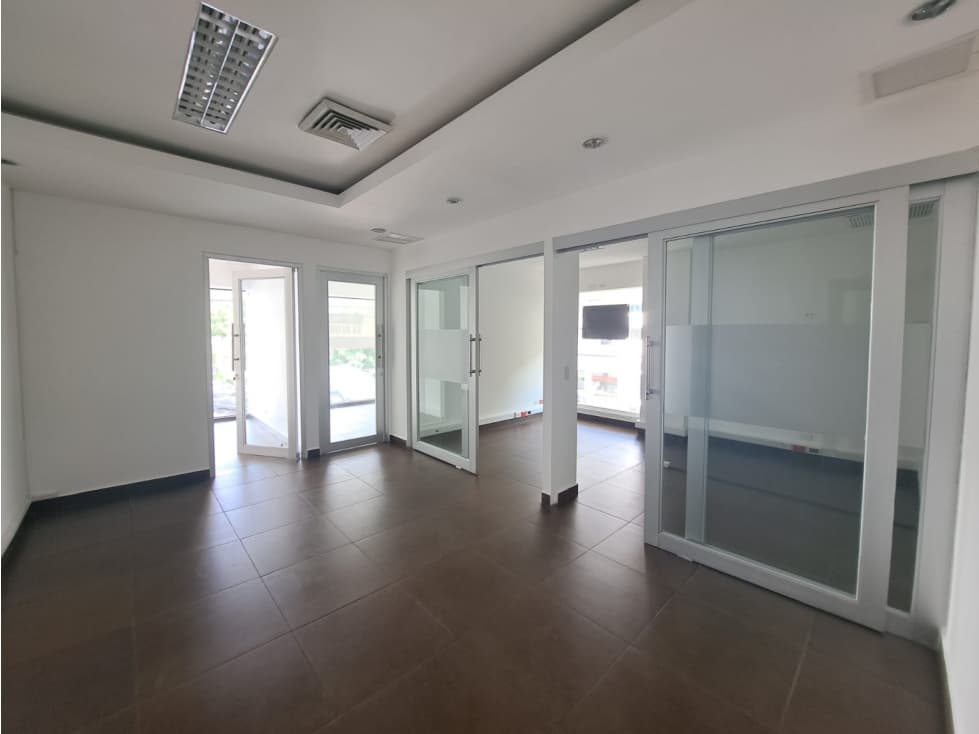 SE ALQUILA LOCAL COMERCIAL EN PLAZA BAL HARBOUR - PUNTA PAITILLA - 1