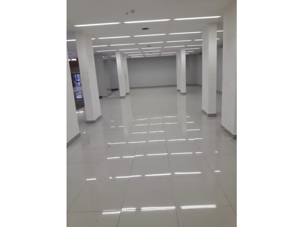 Local de 580 mts2 en Los Andes Mall - 1