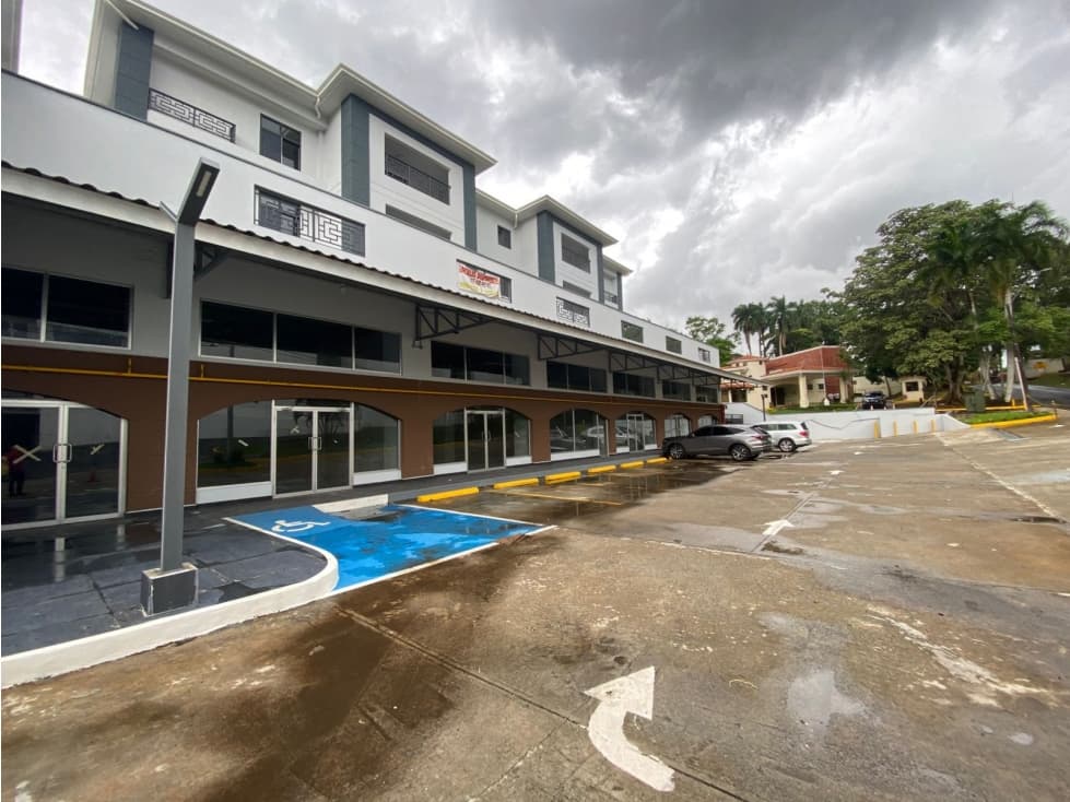 CURUNDU / GOLDEN CITY PLAZA / 105M / LOCALES COMERCIAL / VACIO - 1