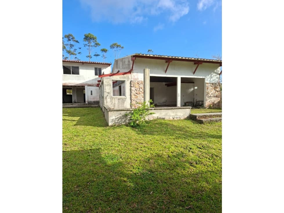 Propiedad en Venta en El Valle de Antón Ideal para Hostal o Inversión - 1