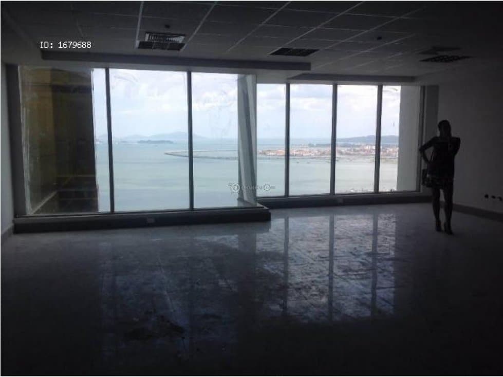 VENDO/ALQUILO OFICINA 140MTS2 EN TORRE BICSA - 1