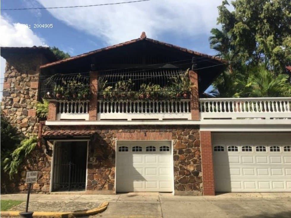 CASA ESQUINA EN BELLA VISTA 470 MTS - 1
