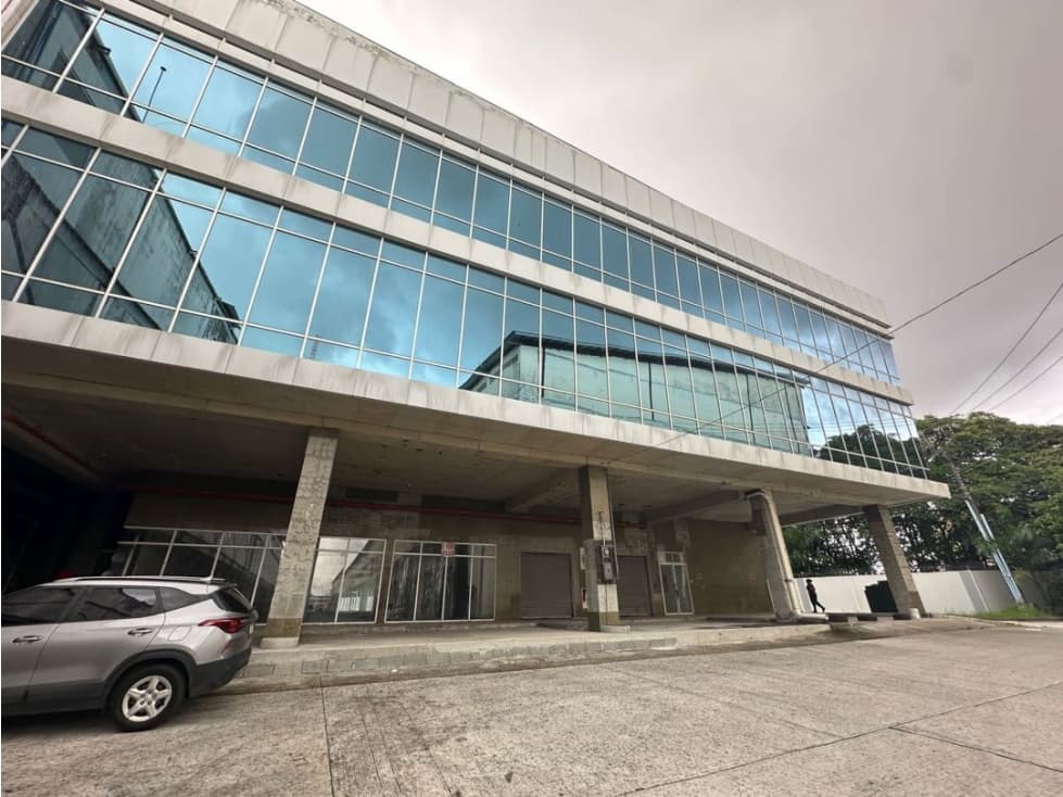 VENTA DE LOCAL COMERCIAL EN ZONA LIBRE COLON 5,854M2 JP - 1
